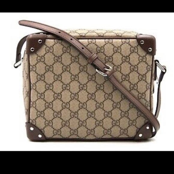 *SOLD* EUC Gucci GG Supreme trunk messenger bag - Picture 4 of 14